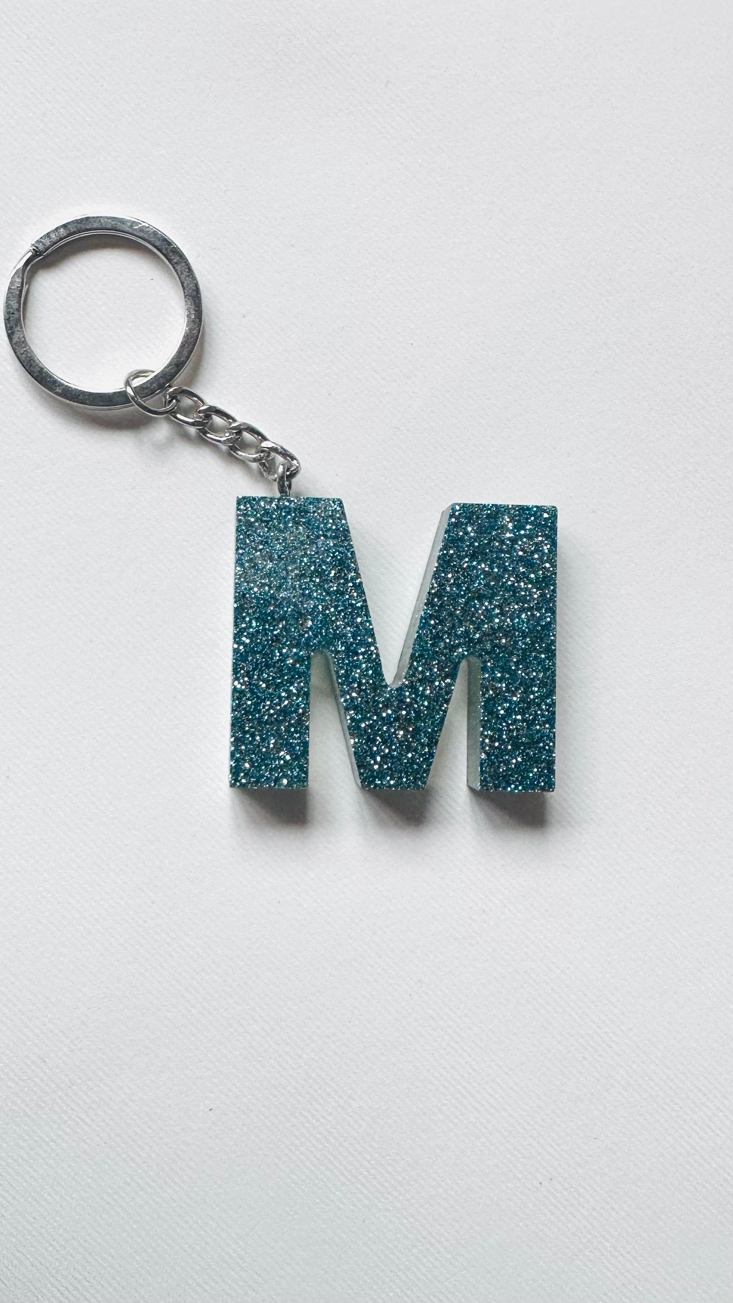 M | Μπρελόκ από Υγρό Γυαλί