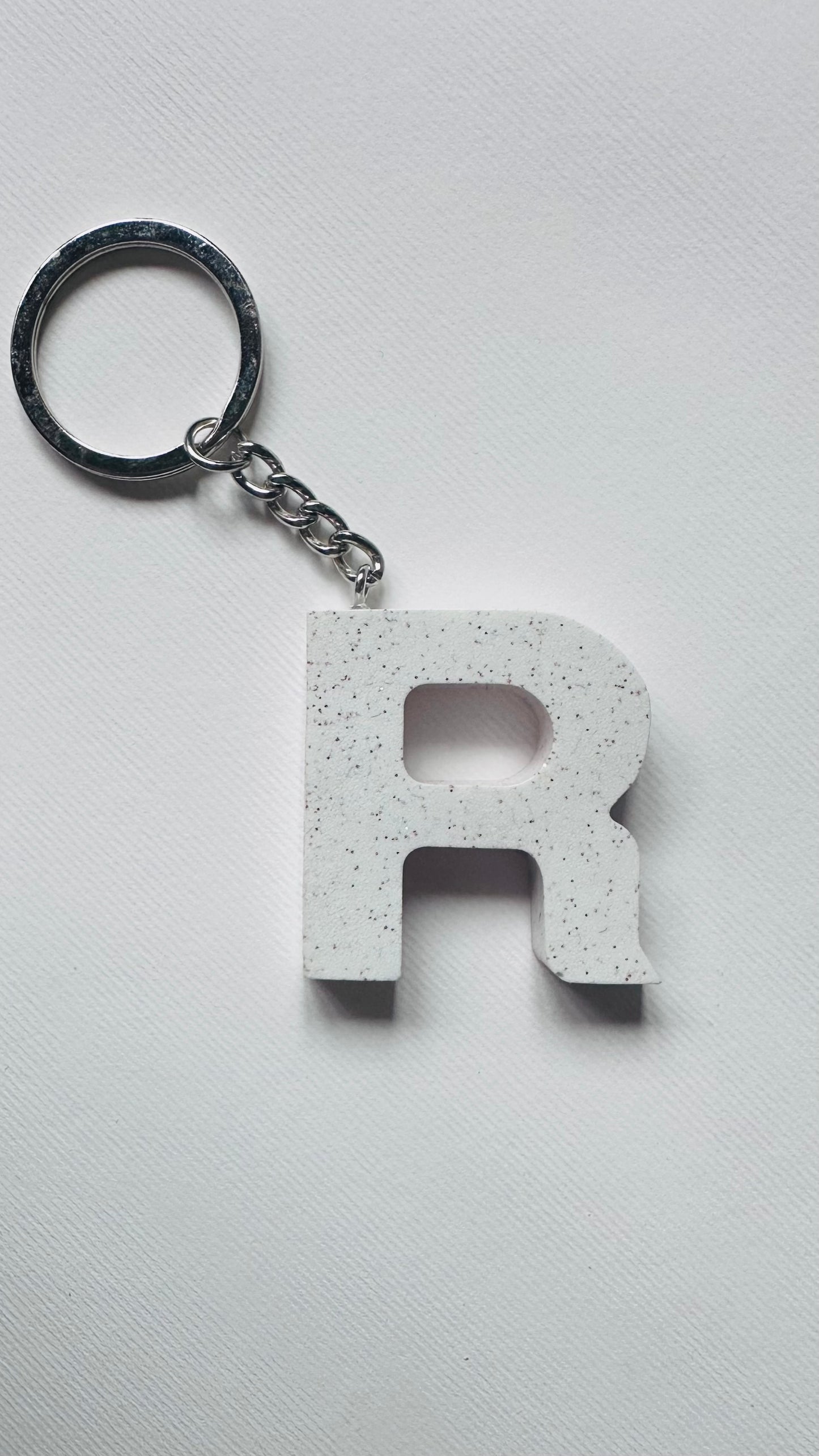 R | Μπρελόκ από Υγρό Γυαλί